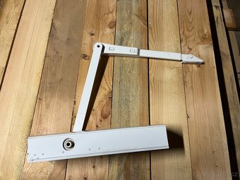 Zavírač dveří - 2