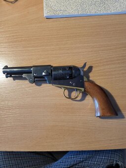 PERKUSNÍ REVOLVER ráže 31 - 2