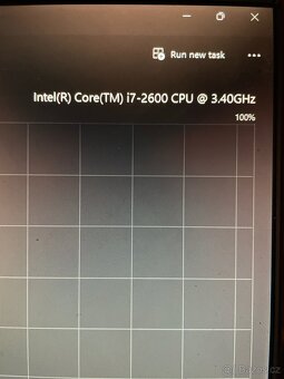 Motherboard s komponenty - 2
