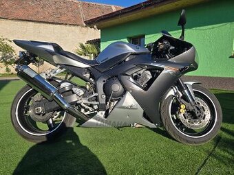 Yamaha Yzf R1 Rv.2002 nová STK dobrý stav - 2