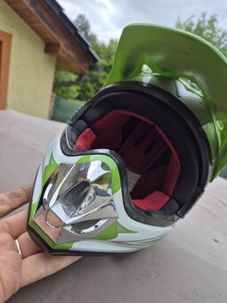 Prodám dětskou motokros přilbu - 2