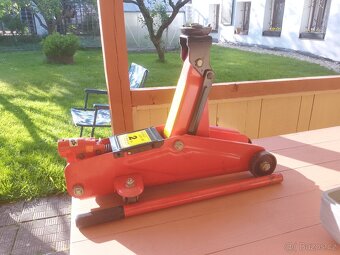 Hydraulický zvedák - 2