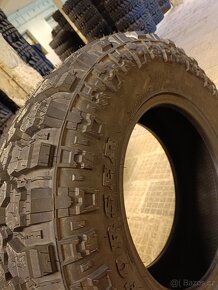 Prodám terénní pneumatiky na Toyota Hilux - 2