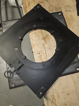 Otočná konzole pod sedačku Mercedes w447 - 2
