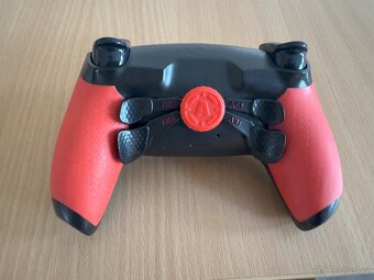 Ovladač PS5 od AimControllers - 2