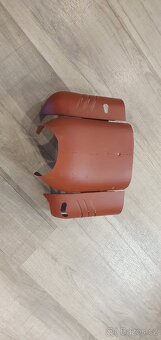 Jawa 50 pionýr 550, 555 prsíčka, dvířka, podsedláky, víčko - 2