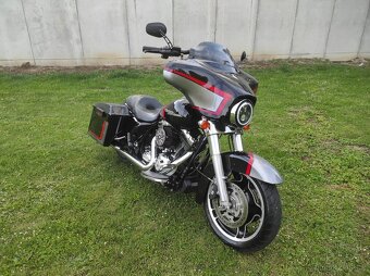 HARLEY DAVIDSON FLHX Street Glide - 2