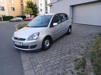 Ford fiesta 1.3 rok 2009 - 2