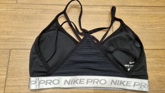 Sportovní podprsenka NIKE Pro - 2