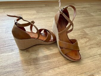 Dámské kožené páskové boty vel. 40/41 TOP stav - 2