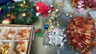 Retro vánoční ozdoby ,řetězy,rolničky a jiné . - 2