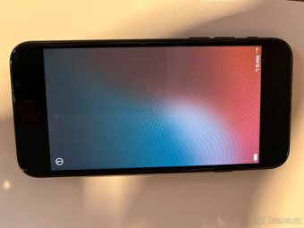 IPhone SE ( 2020) 64GB Černý - 2