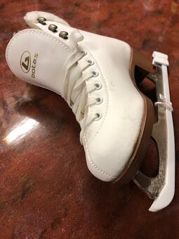 Dívčí zimní brusle - 2