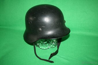 Německá helma M-40 - 2