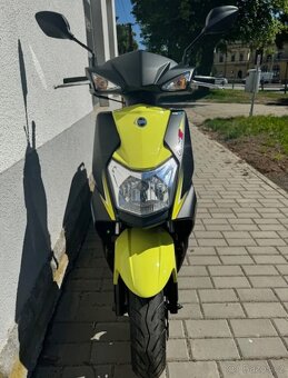 SYM Orbit III Euro 5 BLACK/YELLOW-PŘI RYCHLEM JEDNÁNÍ SLEVA - 2
