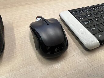 Prodám cestovní set klávesnice a myši Logitech laser, česká - 2