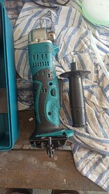 Makita aku 14,4v utahovák na bity a úhlová vrtačka - 2