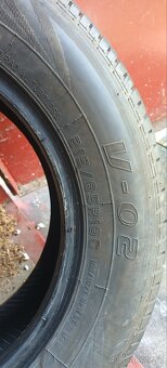 Pneu 215 65 16C - 2