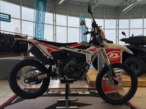 RR Enduro 4T 125 T MY25 - bílá - 2