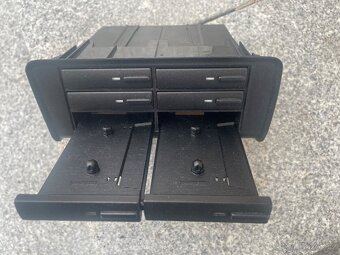 VW Golf 3 organizér na kazety FISCHER originál - 2
