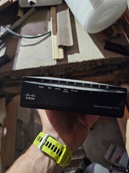 Router Cisco RV042-EU - 2
