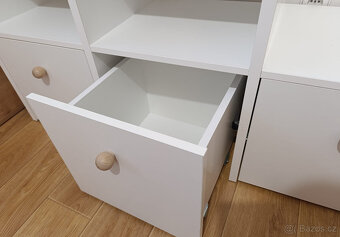 Bílá komoda s úložnými boxy - 2