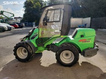 Nakladač Avant 860i ROPS - 2