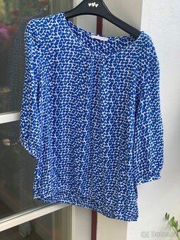 Blůza, halenka Christian Berg modrobílá se srdíčky vel. 40 - 2