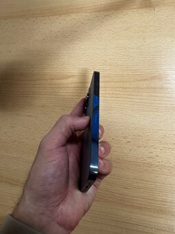 iPhone 13 Pro – 128 GB | krom displeje jako nový - 2