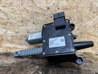 ELEKTRONICKÁ RUČNÍ BRZDA CITROEN C4 PICASSO A2C53092224 - 2