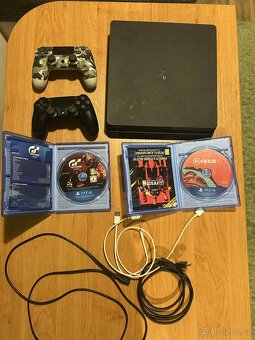 Playstation 4 Slim - 2