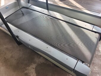 Precor USA - 966i - profi běhací pás - 2