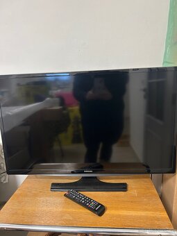 Samsung LED TV 32” UE32J4100 - 2