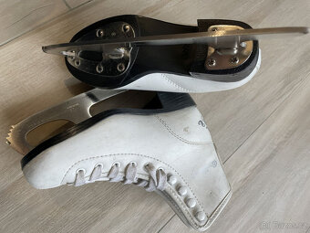 Dívčí brusle Crowned - velikost 32 - 2