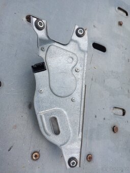 BMW f45 motor stěrace - 2