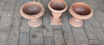 Plastové květináče - 2