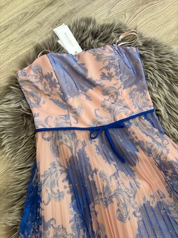 Rinascimento šaty - 2