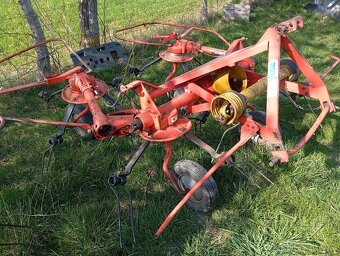 Obraceč sena Deutz Fahr - 2