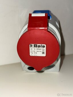 Zásuvka 400V/230 5 Pól 32A/10 - 2