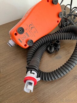 Elektrická pumpa na paddleboard a kajak 12 V 15 A 0–15 PSI - 2