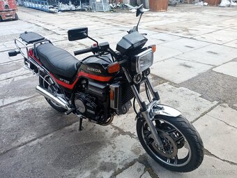 Honda VF 750 s - 2