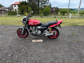 Yamaha XJR 1300 - 2