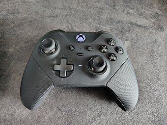 Xbox Elite V2 gamepad - 2