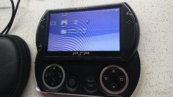 Sony PSP GO - 2