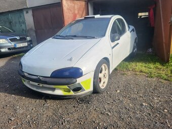 Závodní vůz Opel Tigra - 2