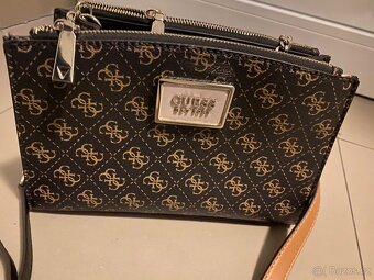 Kabelka crossbody Guess - 2