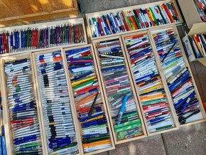 sbírka propisek, velká - obrovská - 2