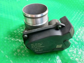 Škrtící klapka benzín ŠKODA VW AUDI - 2