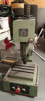 Stolní vrtačka Komunaras 2M112 - 2