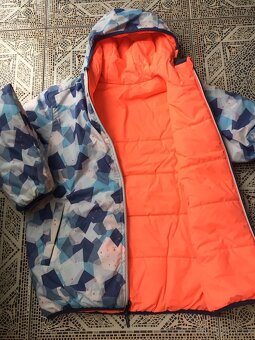 TEPLÁ DÍVČÍ BUNDA zn . WEDZE vel. 153-162 /13 let - 2